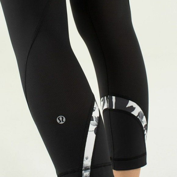 lululemon Inspire Crop Black Floral Brisk Bloom 6 - Picture 4 of 8